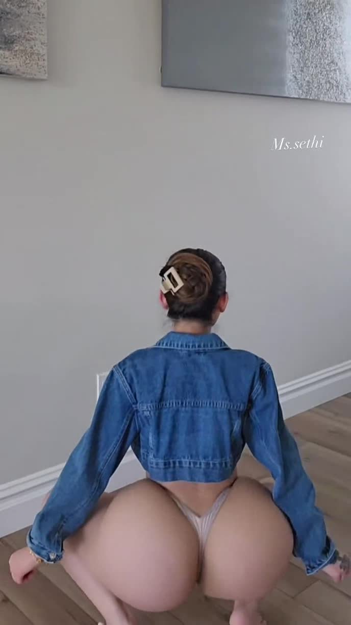 Boobs, butts, and bellies - Porn Videos & Photos - EroMe