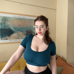 19yo Nerdy Nursing Student with a Hot Thick Body with Natural Tits and Beautiful Pussy. #Dnv4rzG5