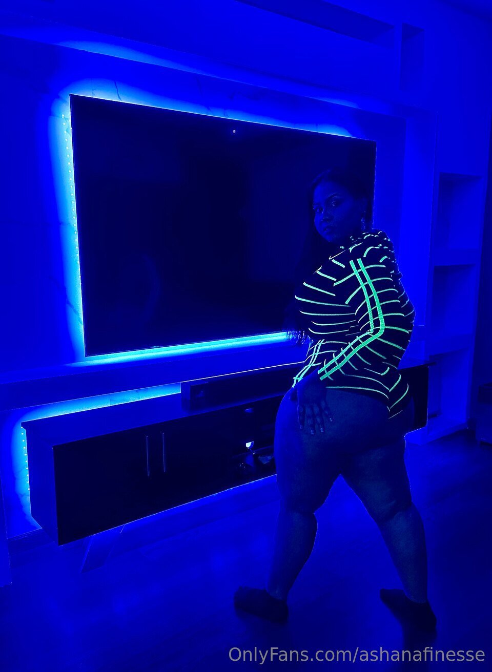 Thick Trinidadian baddie twerking fat ass #Pi9874MP
