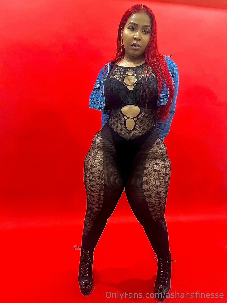 Thick Trinidadian baddie twerking fat ass #o0Gi4AgQ