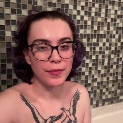Emo Bitch Loves Watersports in public #WHtvPw9g