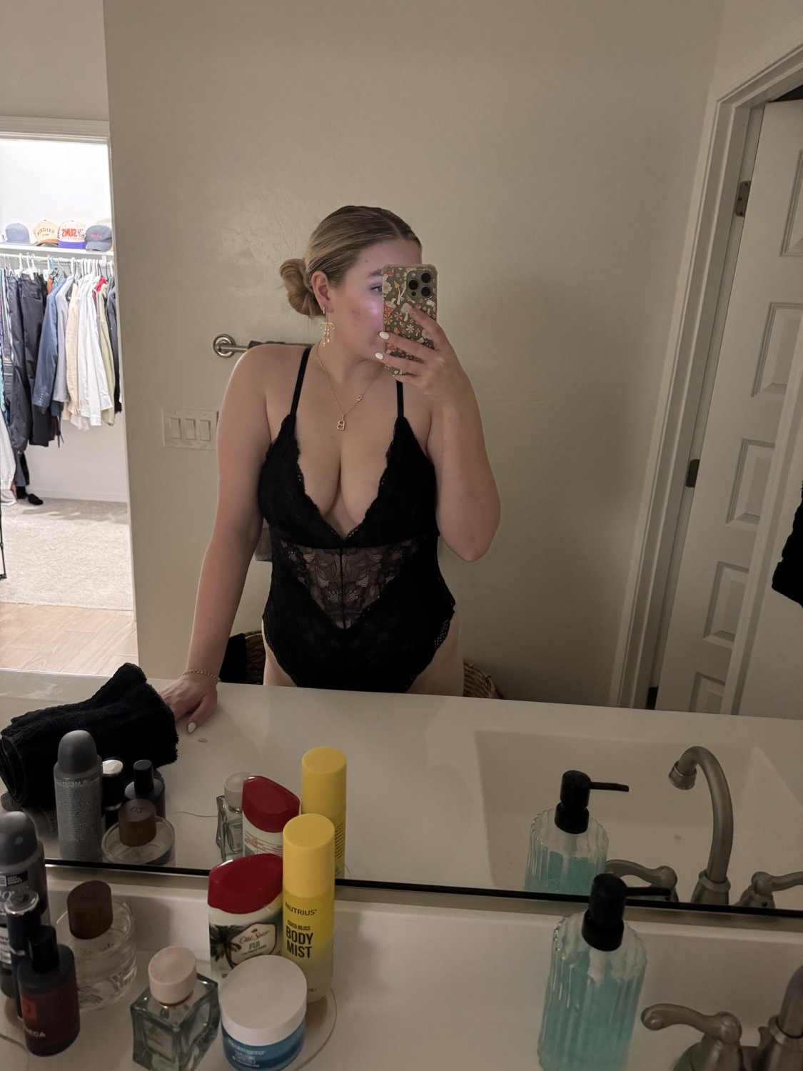 Blonde slut #JaY3e51g