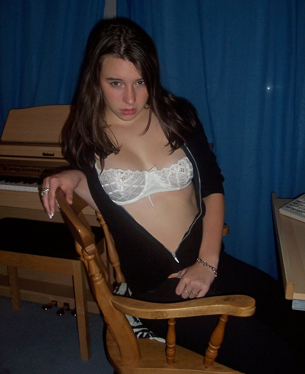 Sharing Girlfriend With Another Guy #400Rogkf