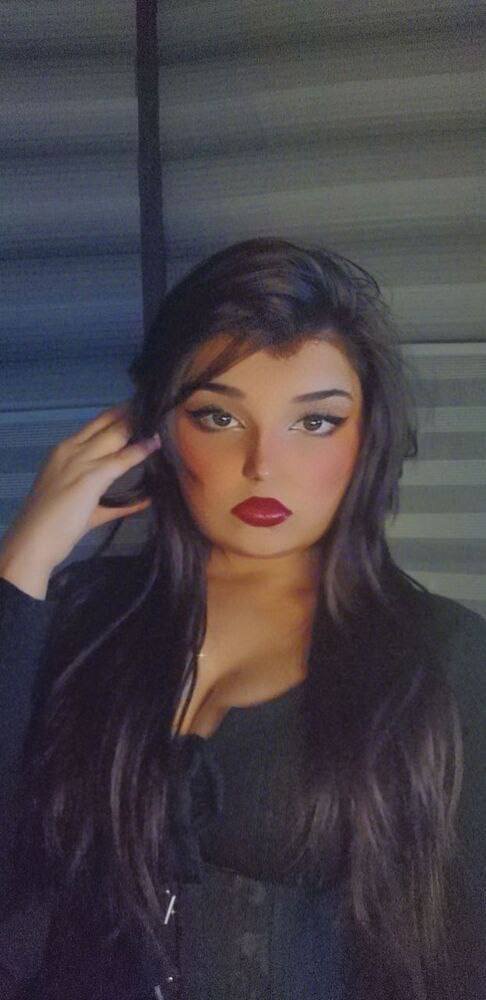 His daughter is a beautiful, dark-skinned Arab woman with a soft chest. #gkpjhQW2