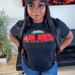🔥 Ebony Papa John's employee fucks customer 🔥 #OWiToPCr