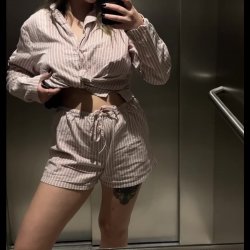 (Big tits) Are there any fans of big boobs among us?🥞 #5MBEmGwt