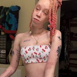 Horny albino girl that can twerk that ass would u fuck her #opZD5DHz