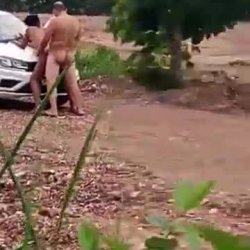 Encima do capo do carro da friboi #YQ5YkLEv