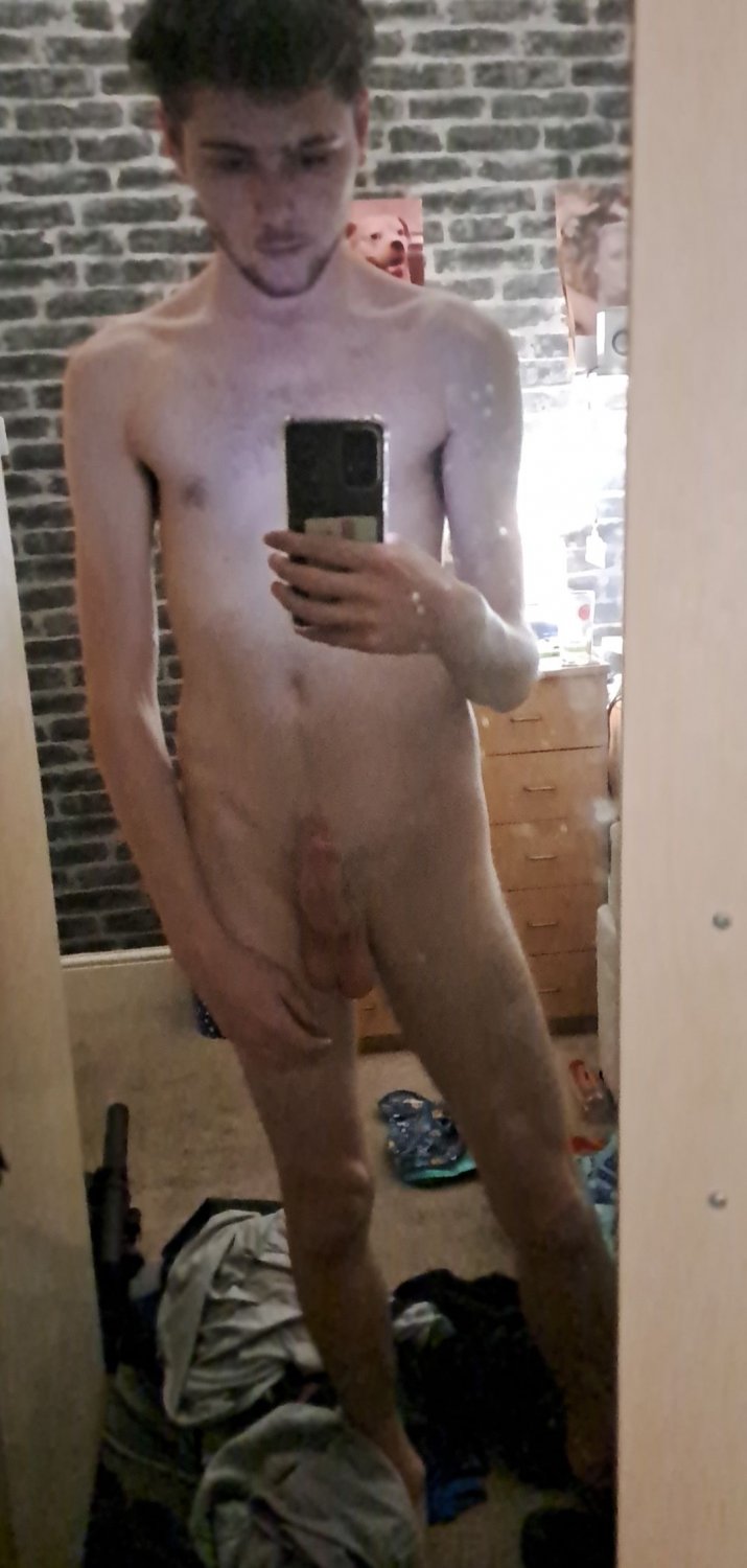 Exposed 21 year old English boy #WtF7Fo7y