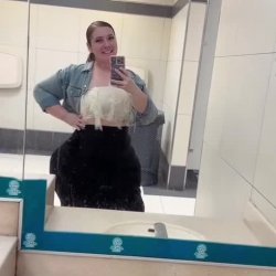 husband and kids still posting ASS pics = down to fuck outside the marriage depending on the guy #FTOZS69y