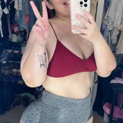 husband and kids still posting ASS pics = down to fuck outside the marriage depending on the guy #KEYzY1Bg