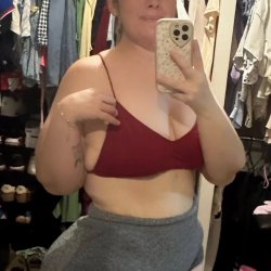 husband and kids still posting ASS pics = down to fuck outside the marriage depending on the guy #US2bjdmf