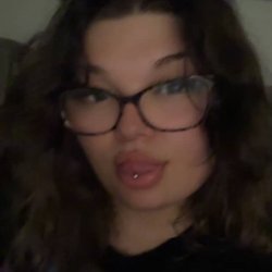 Selling more of her (more pics , videos , adress , and snap) she willing to do anything #VrGLROdL