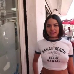 Perra recibe semen en la cara y se le ocurre ir a dar un paseo #k67HfhDZ