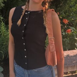 Need a gamer bud who likes stroking to Irls? Pls be around my age #TY3kydNz