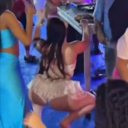 Nicolle Caroline imagina a sentada dessa mulher 🍑😮 #Aoh8FT0v