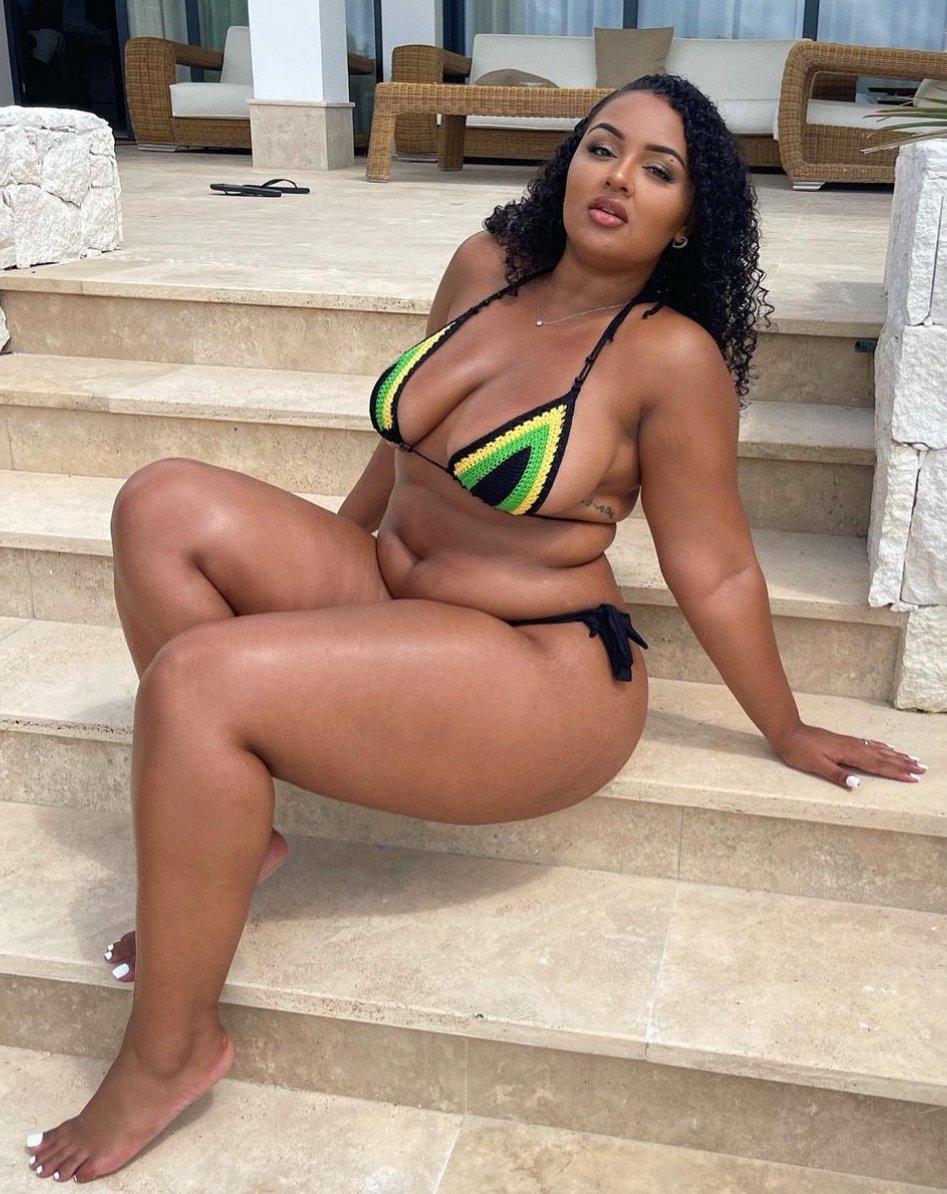 Couldn’t leave out this busty nigga & her fat fucking ass on Wagon Wednesday #Bg8mhu0i