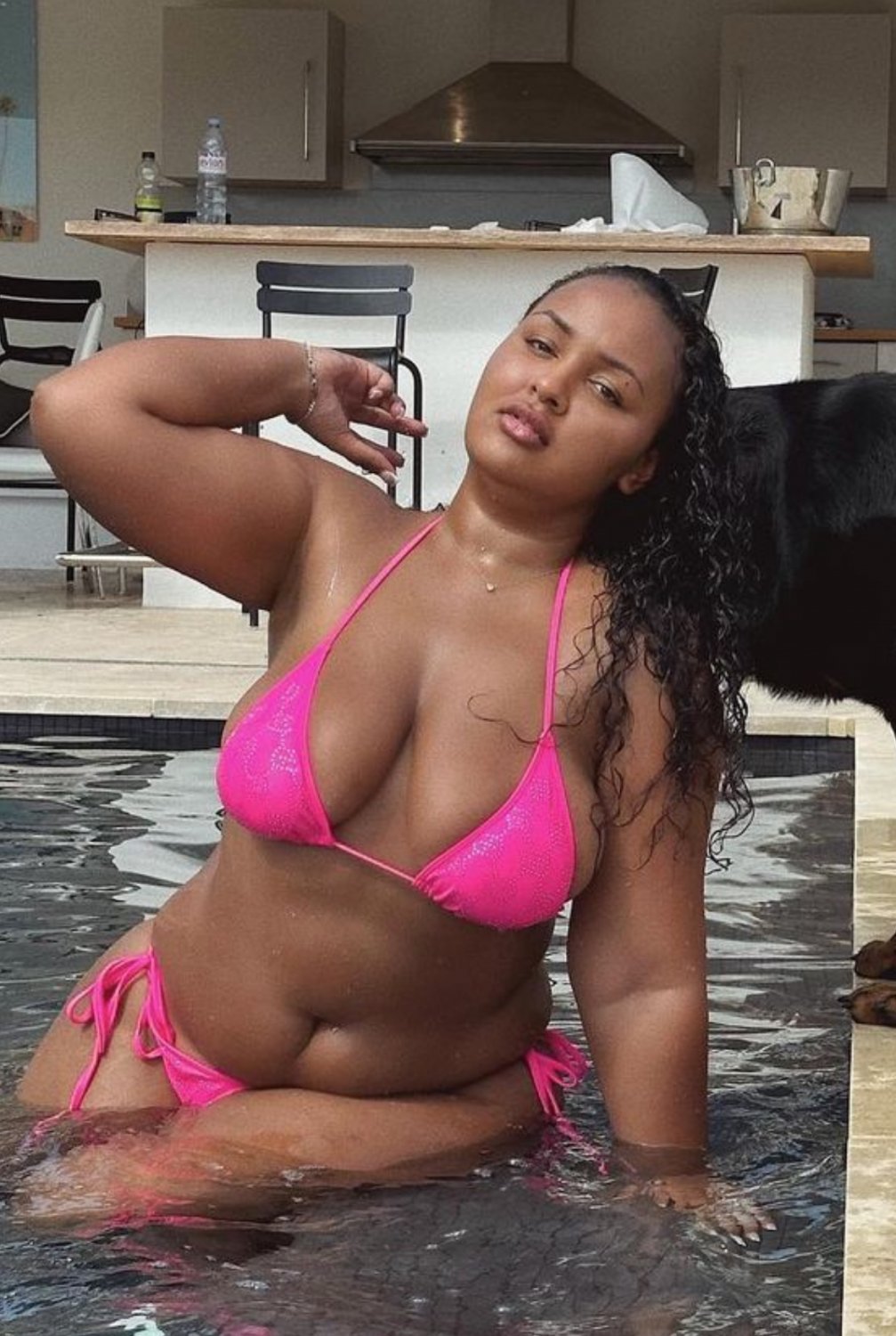 Couldn’t leave out this busty nigga & her fat fucking ass on Wagon Wednesday #OTQCeUqG