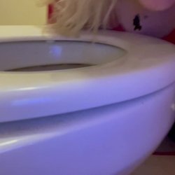 Stupid emo bitch loves the toilet #yYapW0QG