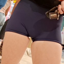 Showing off ass and Pussy print n cameltoe #CS7cmLP5