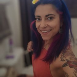 Latina slut loves being shared especially with BBC. #keed6r3i