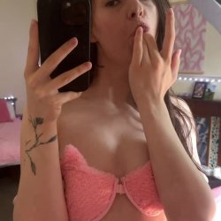 GETTING VERY WET FROM MY FINGERS 💧 #s7MjzPel