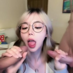 2 tay 2 cặc, đĩ cái Remind thổi kèn cực gắt 🍆 #5KDI4r74