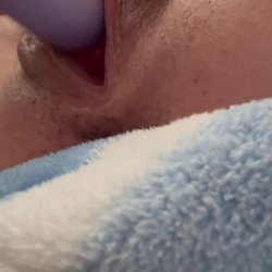 MILF plays with loose pussy #2hMbRx0r