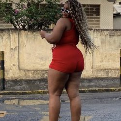 Novinha gordinha mandando videos de lingerie sem o namorado saber (SEGUIDOR) #4dxfi4p0