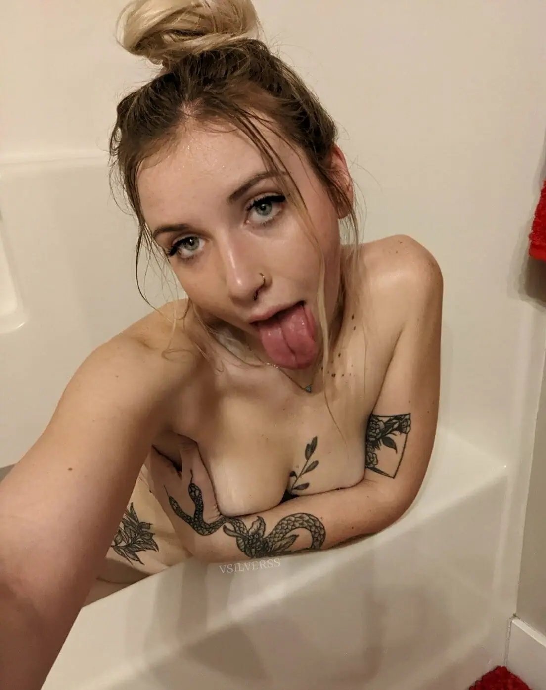 Beautiful tatted model with the perfect body - Λᴉɔʞʎ #mzWNSbzd